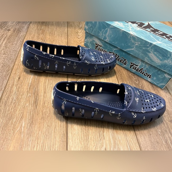 Floafers Posh Driver loafers in the Navy Anchor pattern - Picture 5 of 9